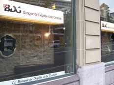 Banque de Dpts et de Gestion: les muses en vitrine